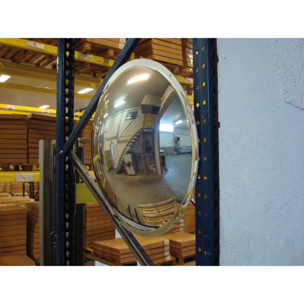 Aplicación real del espejo industrial semiesférico con óptica Polymir® para colgar en muro