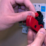 Minibloqueo universal para disyuntores tipo ISO / DIN