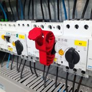 tbud-elemento-universal-de-consignacion-de-disyuntores-instalado-2