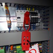 tbud-elemento-universal-de-consignacion-de-disyuntores-instalado-3