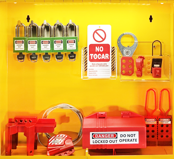 api05p1c1-armario-pequeño-abierto-es